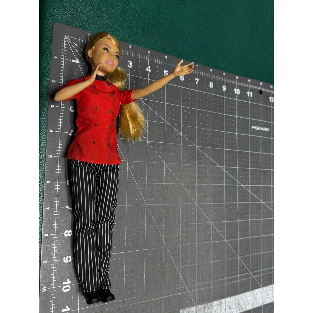 Mattel DHB22 Barbie Careers‎ Chef Doll Missing Hat